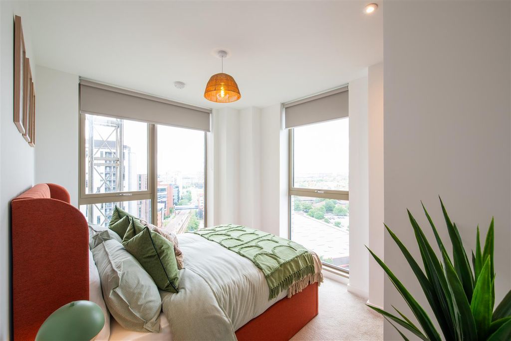 Property photo 2 of 14 Al050723-Apartments-08.Jpg