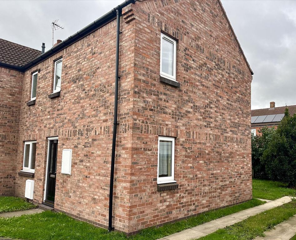 Property photo 3 of 17 Side