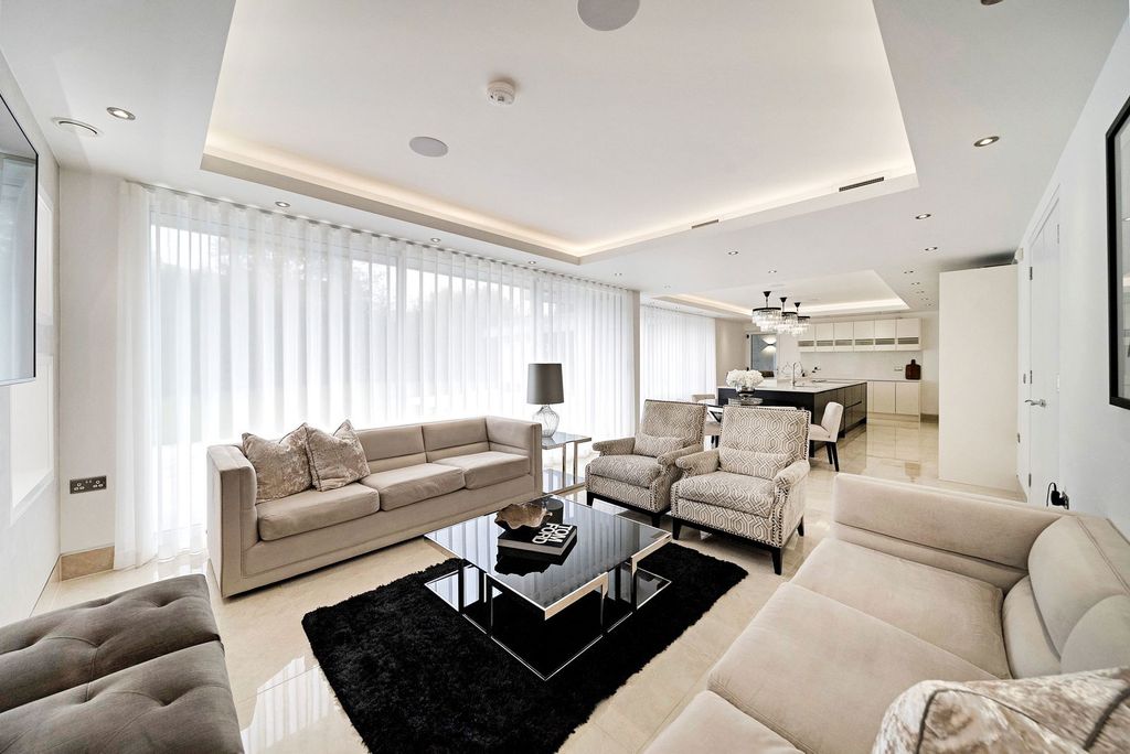 Property photo 2 of 51