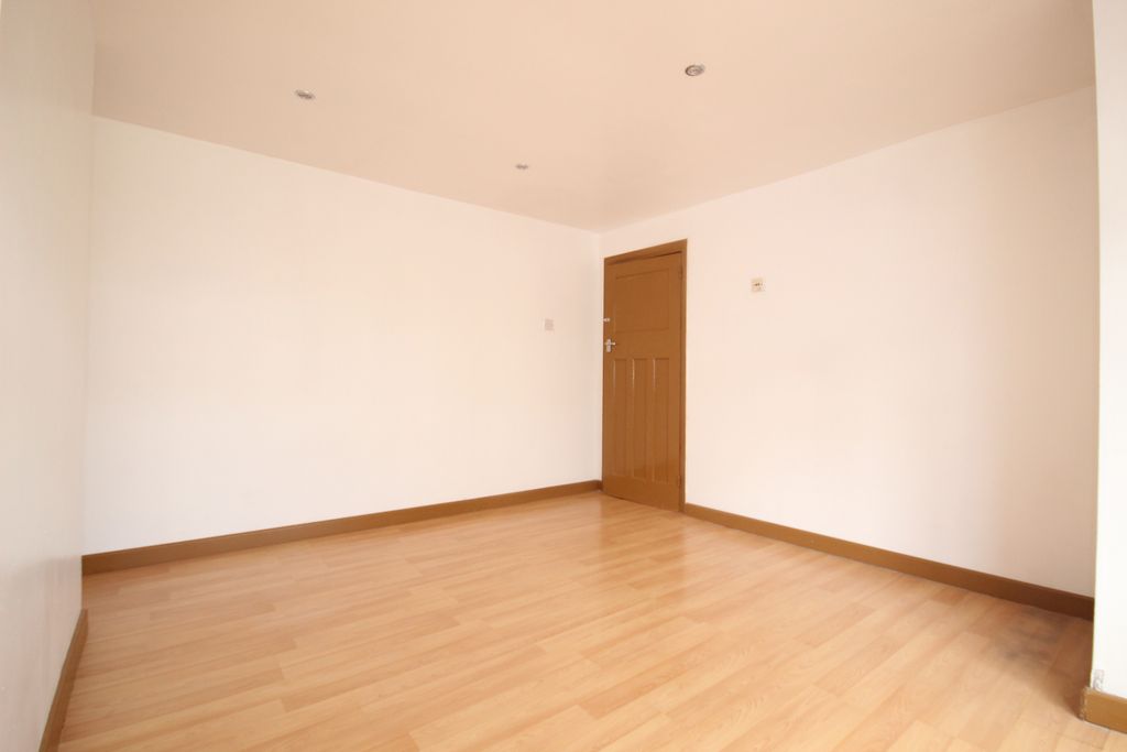 Property photo 3 of 9 Img 8287