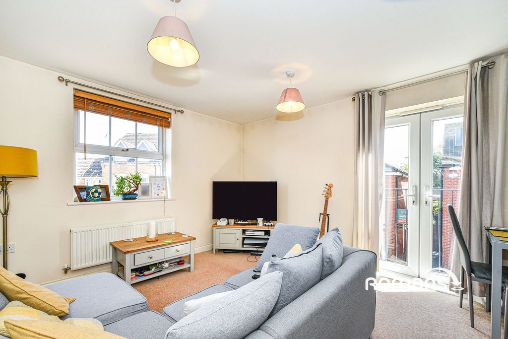 Property photo 2 of 10 Living Room