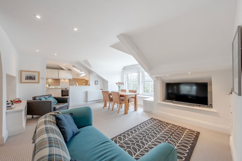 Property photo 2 of 24