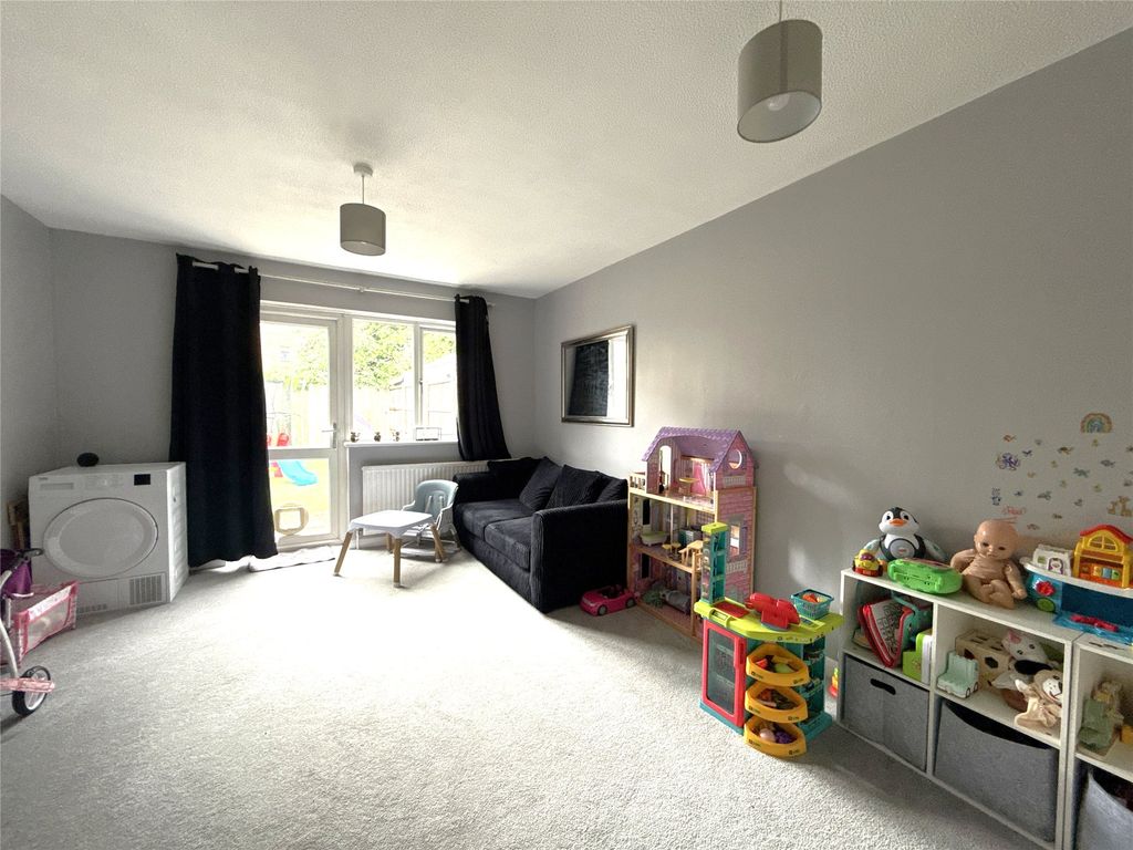 Property photo 3 of 7 Picture No. 16