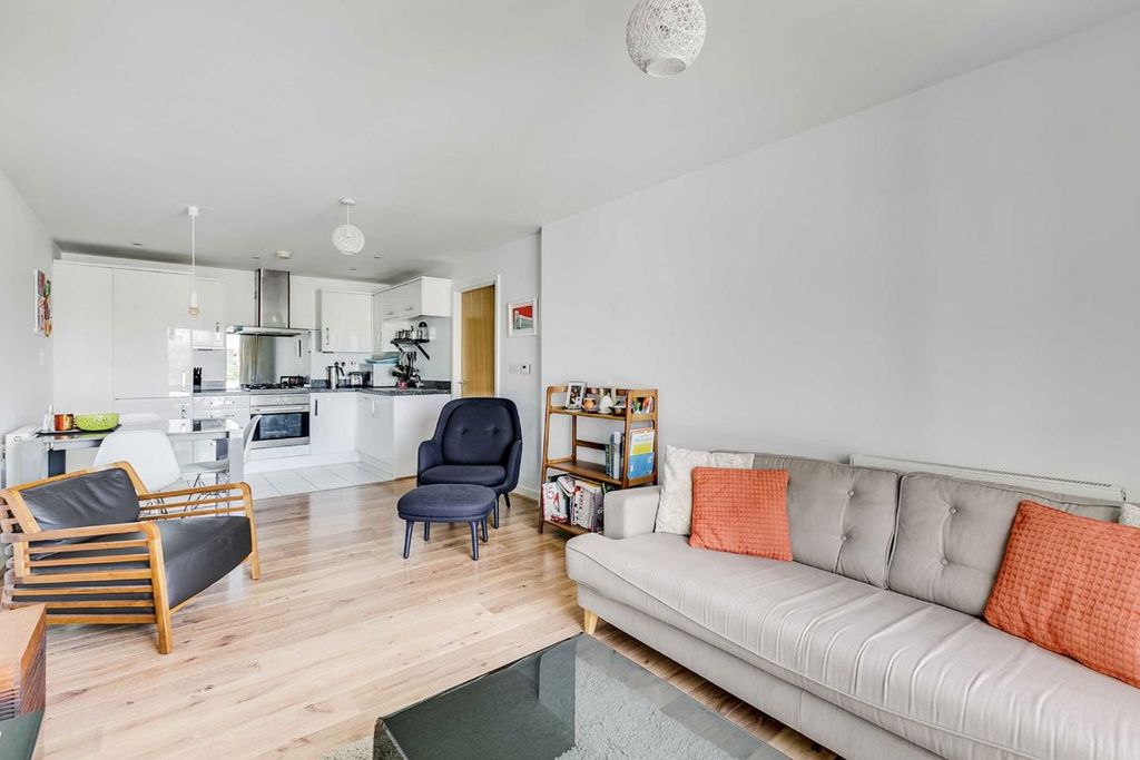 Property photo 3 of 6