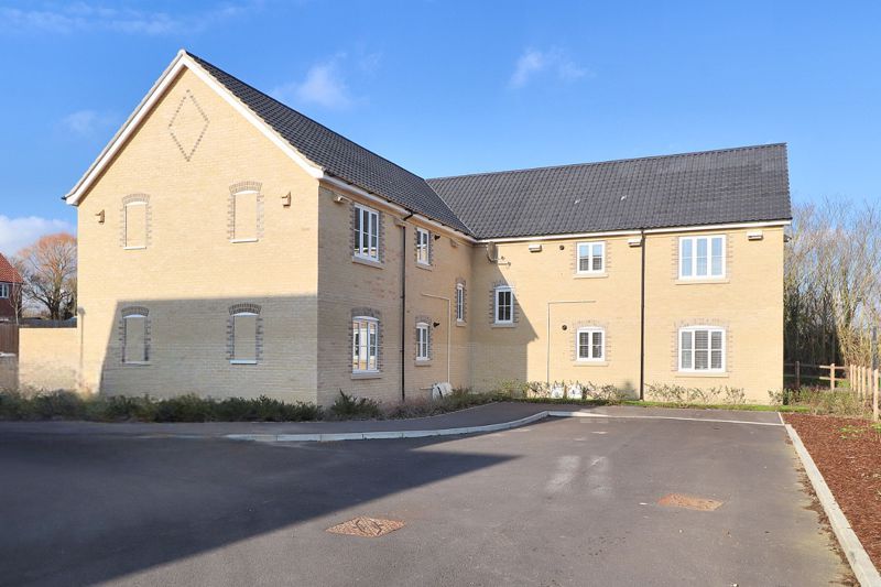 Property photo 2 of 18 Middleton Mews