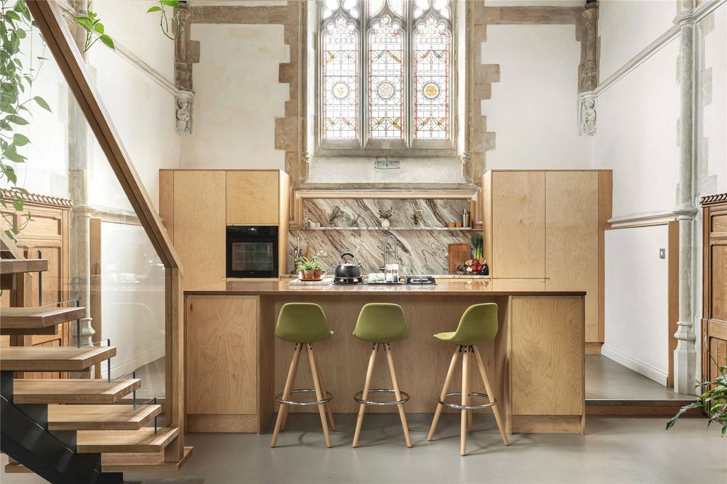 Property photo 2 of 20 Picture No. 27