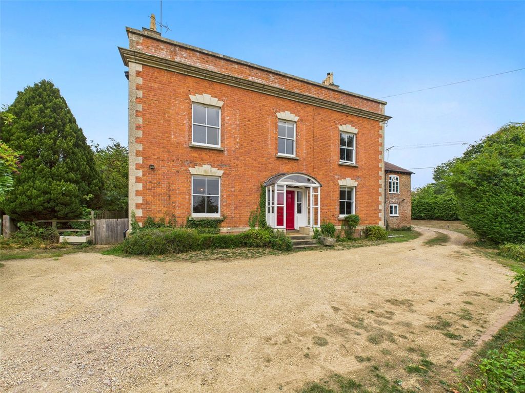 Property photo 1 of 39 Picture No. 11