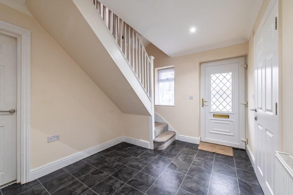 Property photo 2 of 15 Hallway