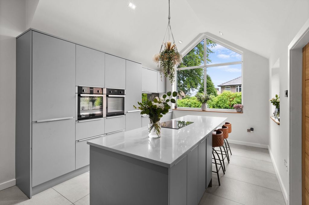 Property photo 1 of 73
