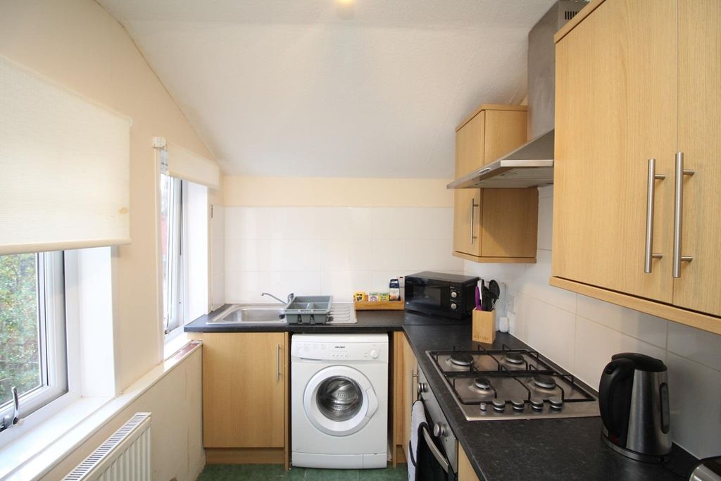 Property photo 2 of 26 6 Wellside Drive 22.Jpg