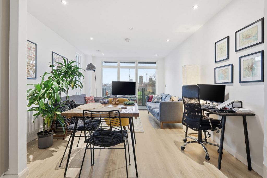 Property photo 3 of 17 Photo 3