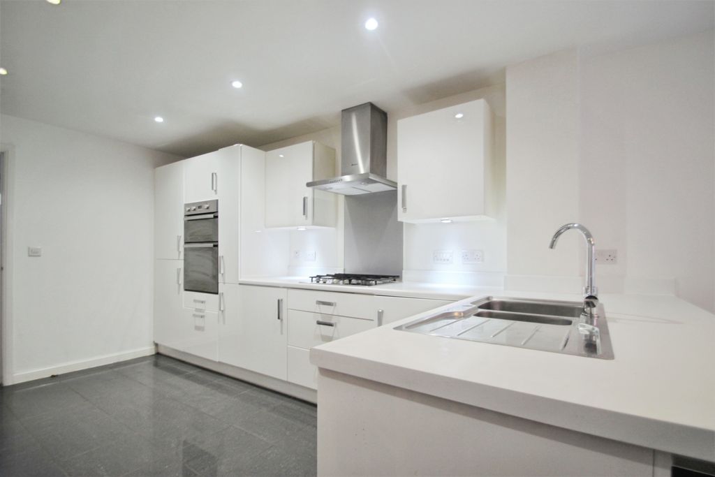 Property photo 1 of 11 Kitchen - Angle 1