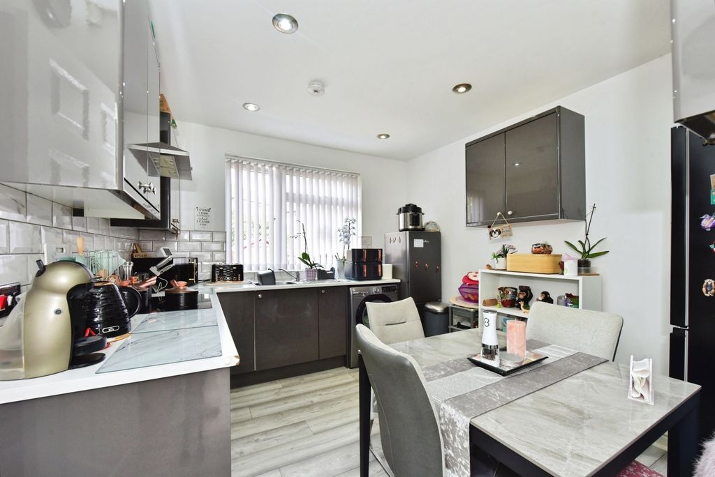 Property photo 2 of 15 Pbox-Img.Jpg