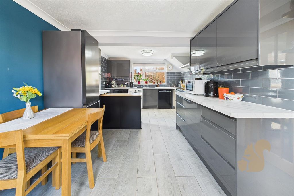 Property photo 3 of 23 Kitchen/Diner