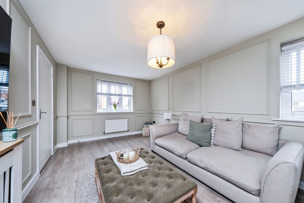 Property photo 3 of 23 Pbox-Img.Jpg