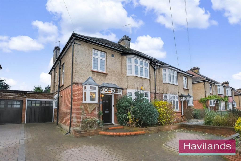 Property photo 1 of 23 Vicars Moor Lane N21 1Bl-18.Jpg