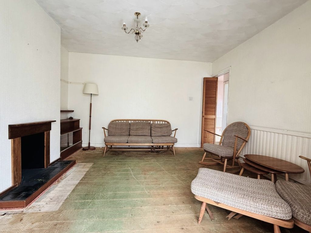 Property photo 2 of 12 4972643