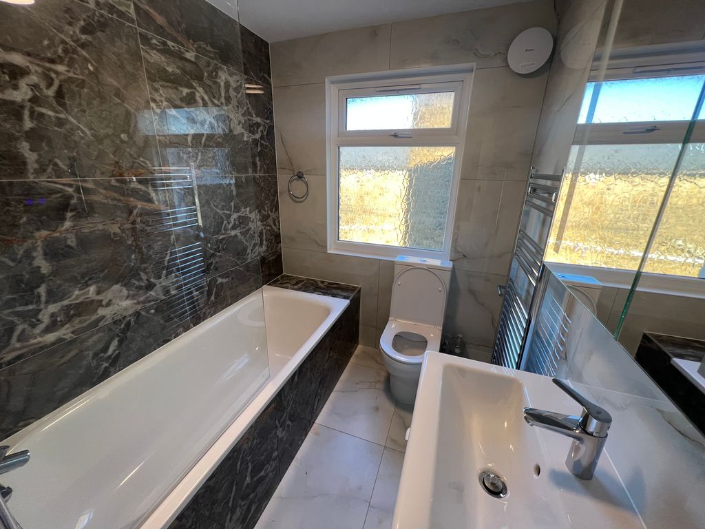 Property photo 3 of 4 Img_5674[1]