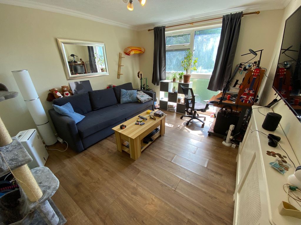 Property photo 2 of 7