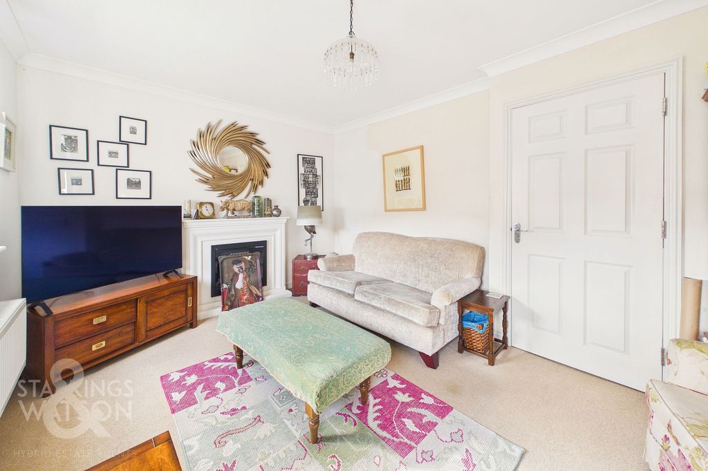 Property photo 2 of 22