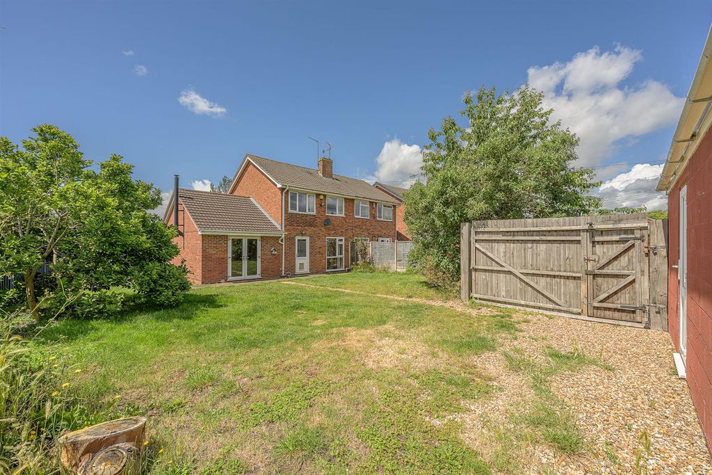 Property photo 2 of 23