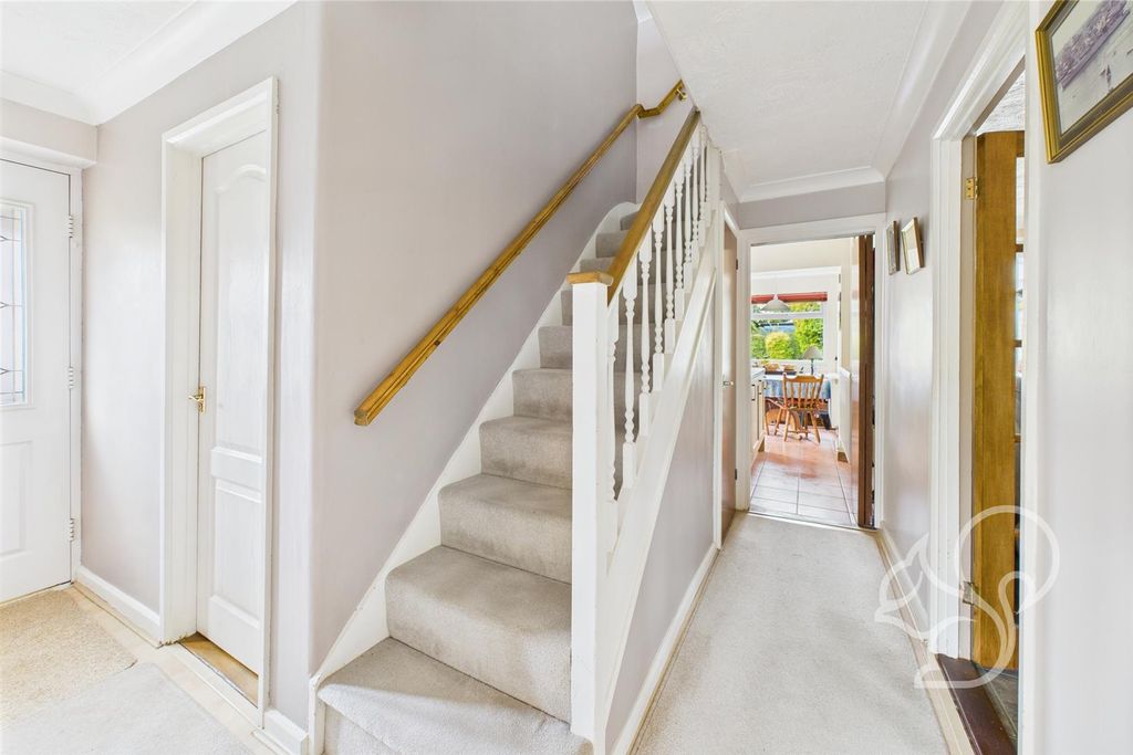 Property photo 2 of 25 Entrance Hall