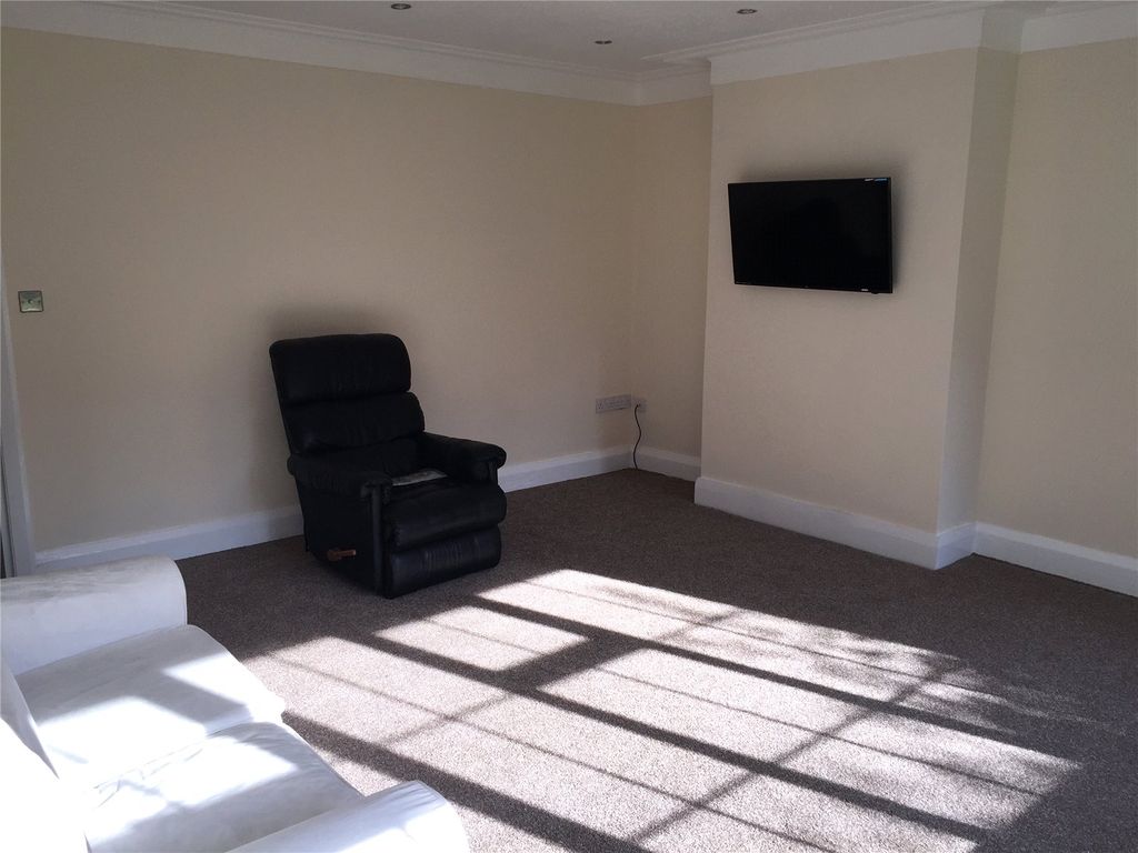 Property photo 3 of 17 Picture No. 05