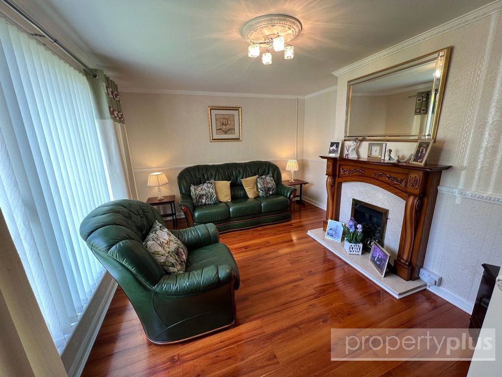 Property photo 3 of 27 Picture No. 25