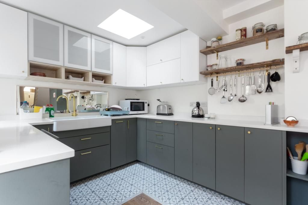 Property photo 3 of 13 Kitchen