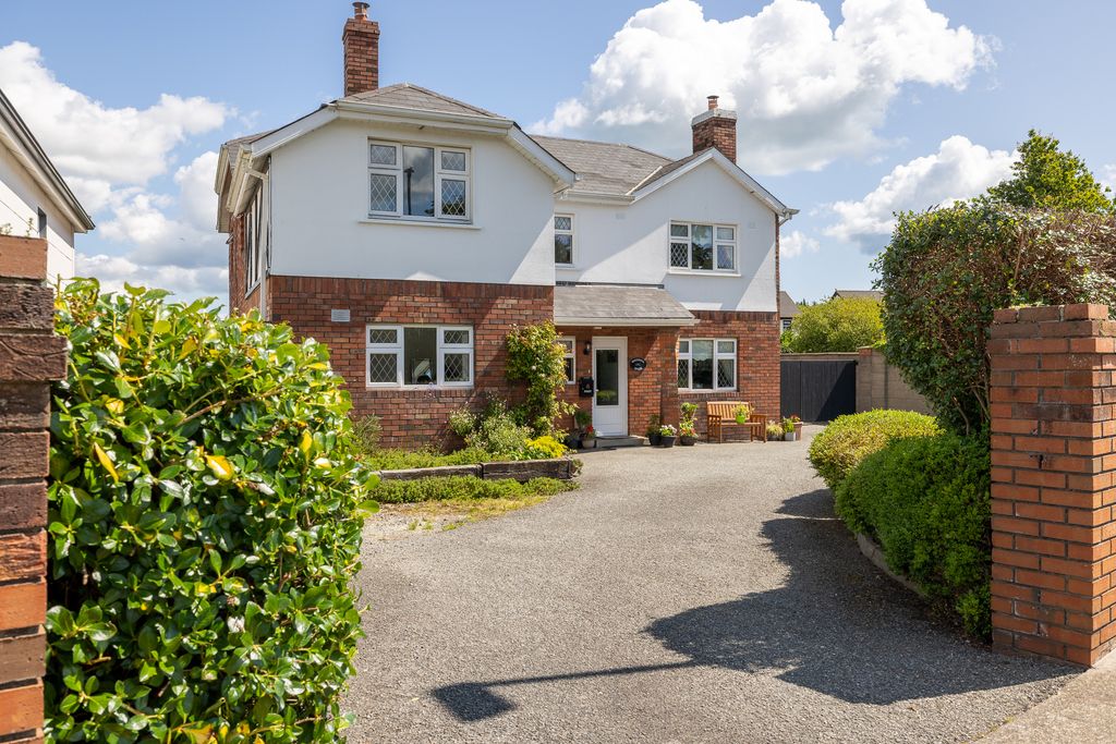 Property photo 1 of 35