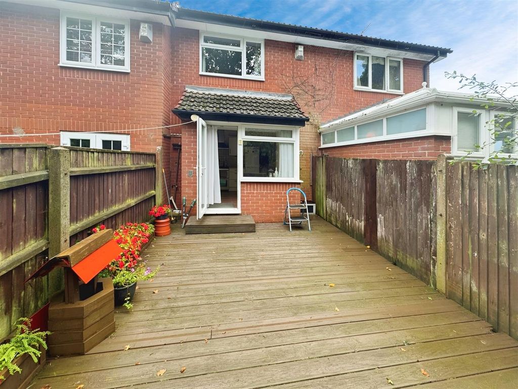 Property photo 3 of 12 Hunters Close 3.Jpg