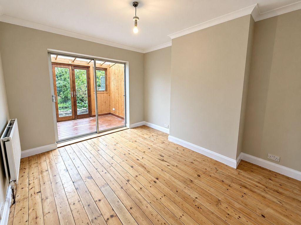 Property photo 3 of 8 Picture No. 22