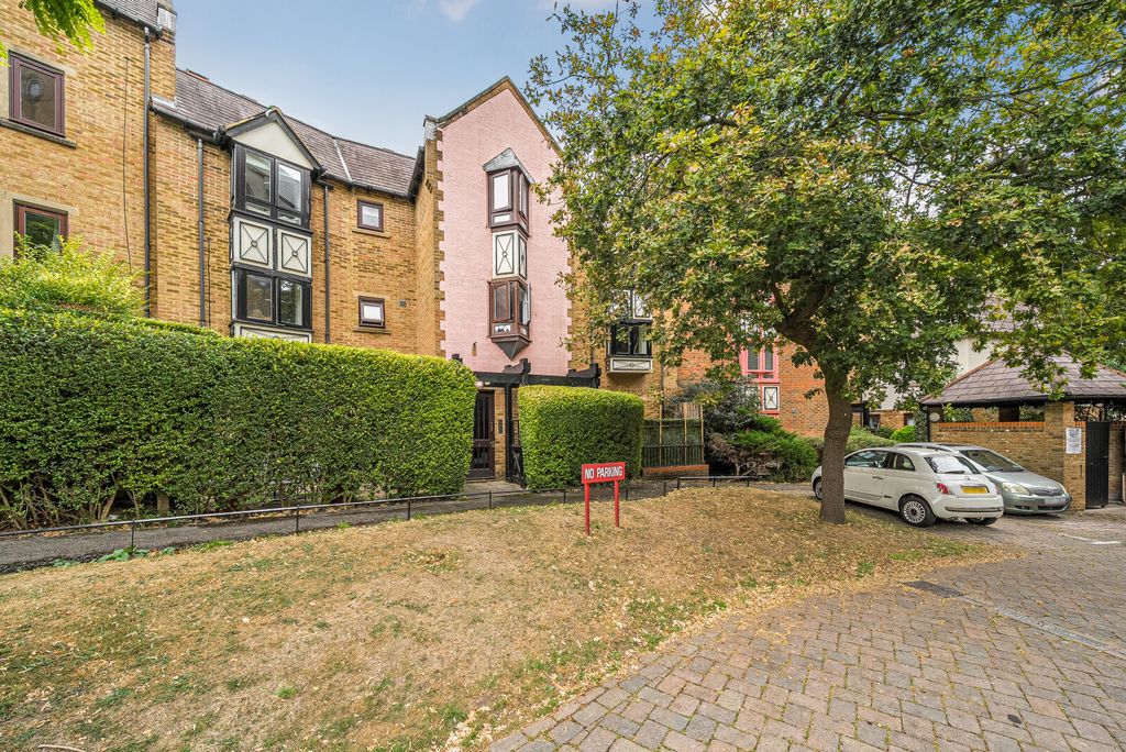 Property photo 1 of 10 1346783-10-68Af26...