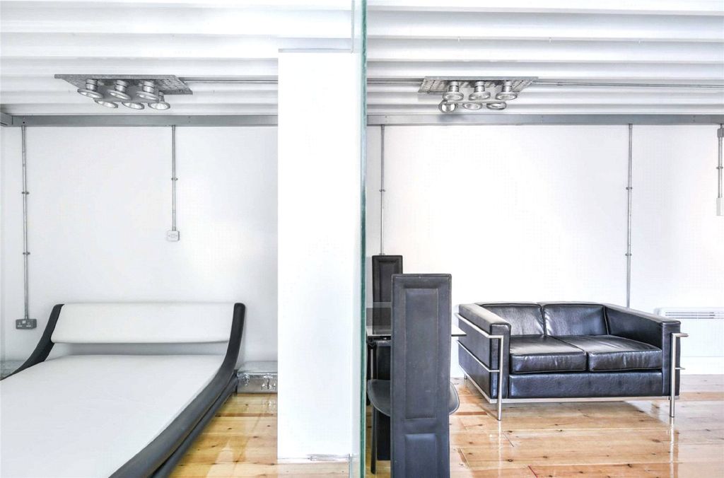 Property photo 2 of 7 Photo