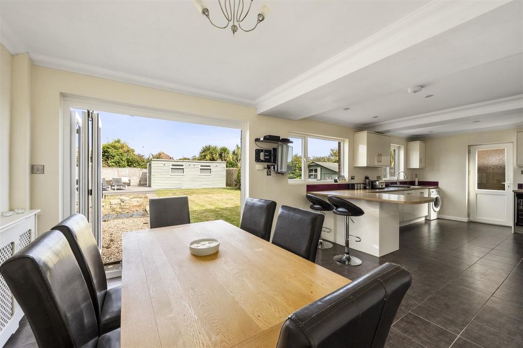 Property photo 2 of 17 The Boulevard Worthing, 34-011.Jpg