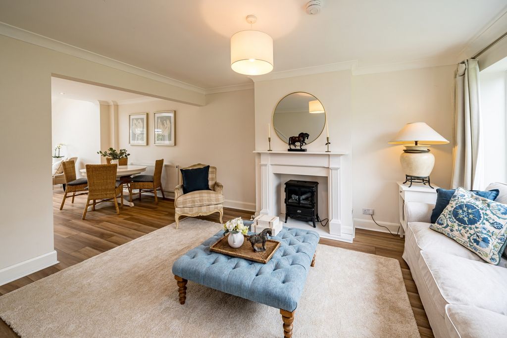 Property photo 2 of 15 40 Herons Place-29