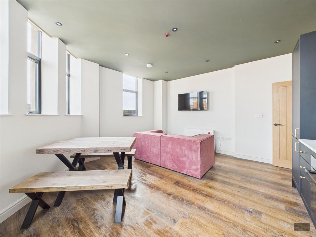 Property photo 2 of 10 Cam02887G0-Pr0408-Still005.Jpg