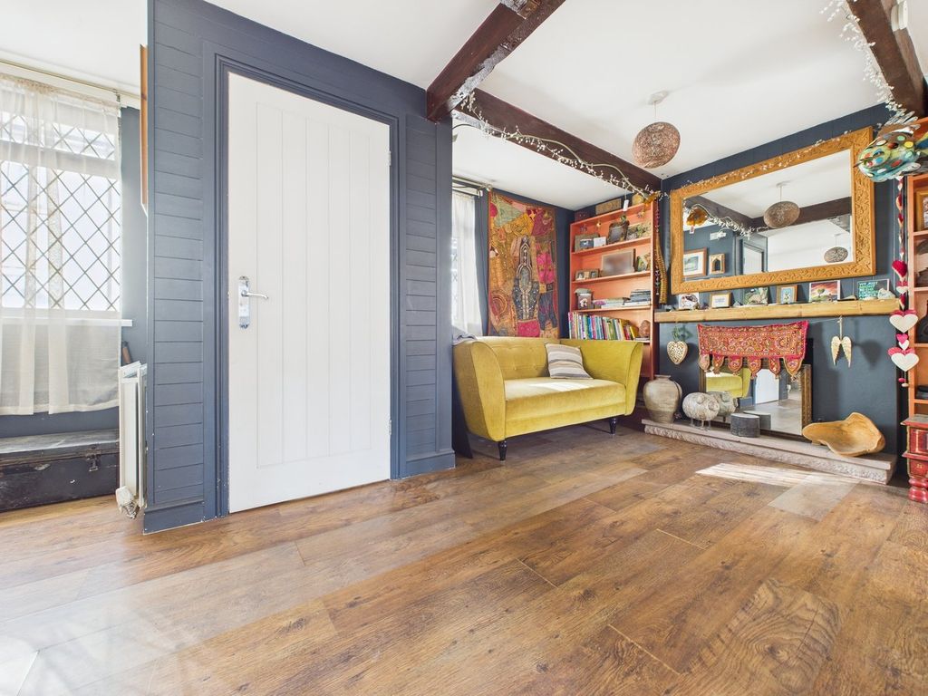 Property photo 2 of 25