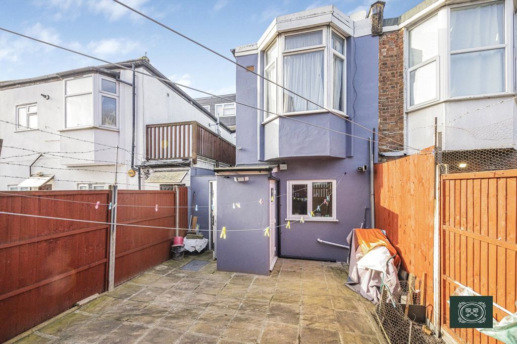 Property photo 3 of 23 External