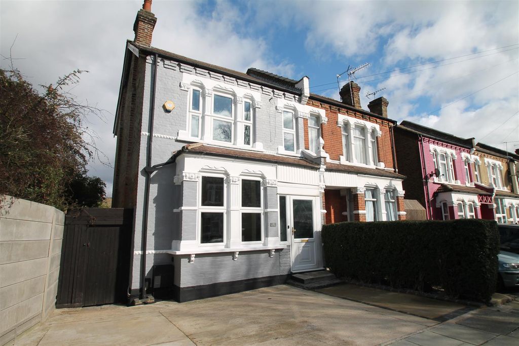 Property photo 1 of 20 Front