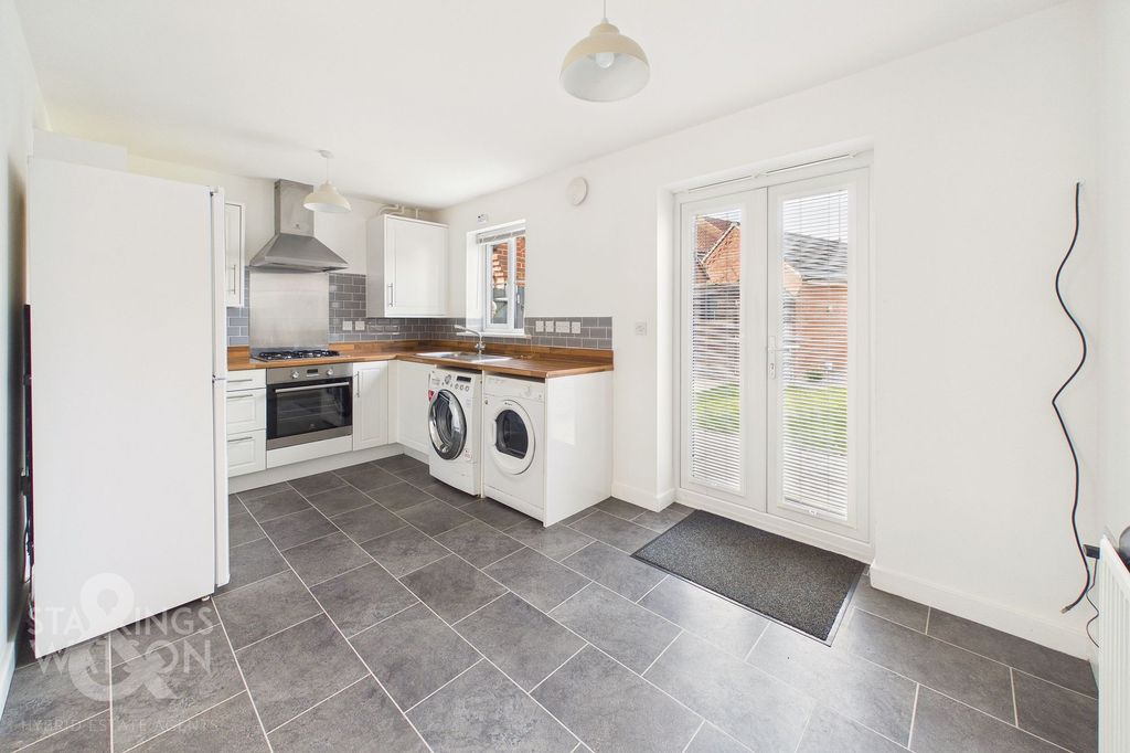 Property photo 3 of 21