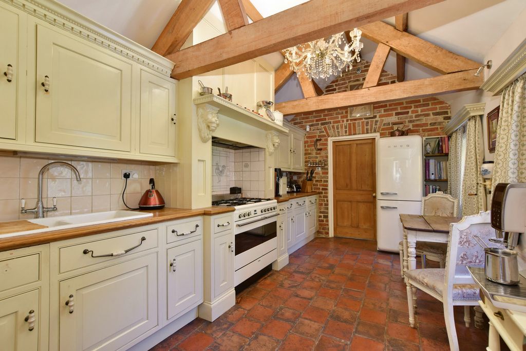 Property photo 3 of 23