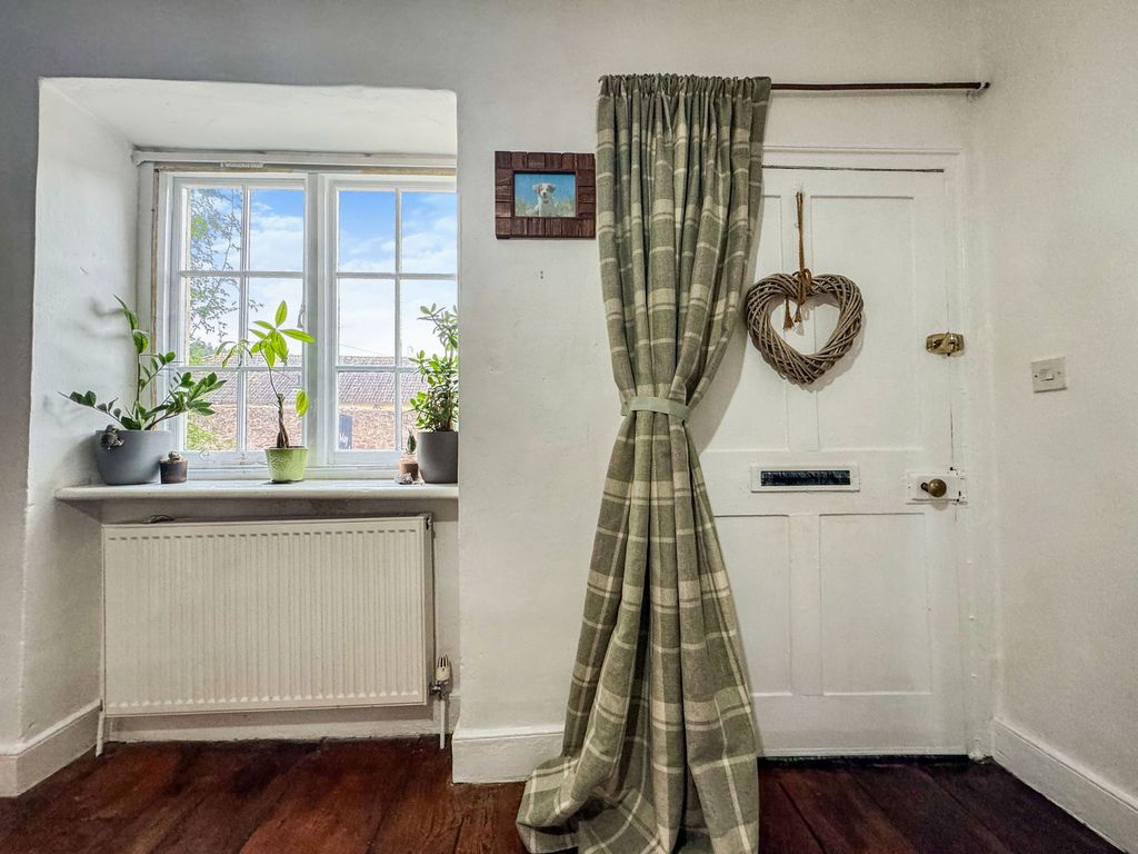 Property photo 2 of 41