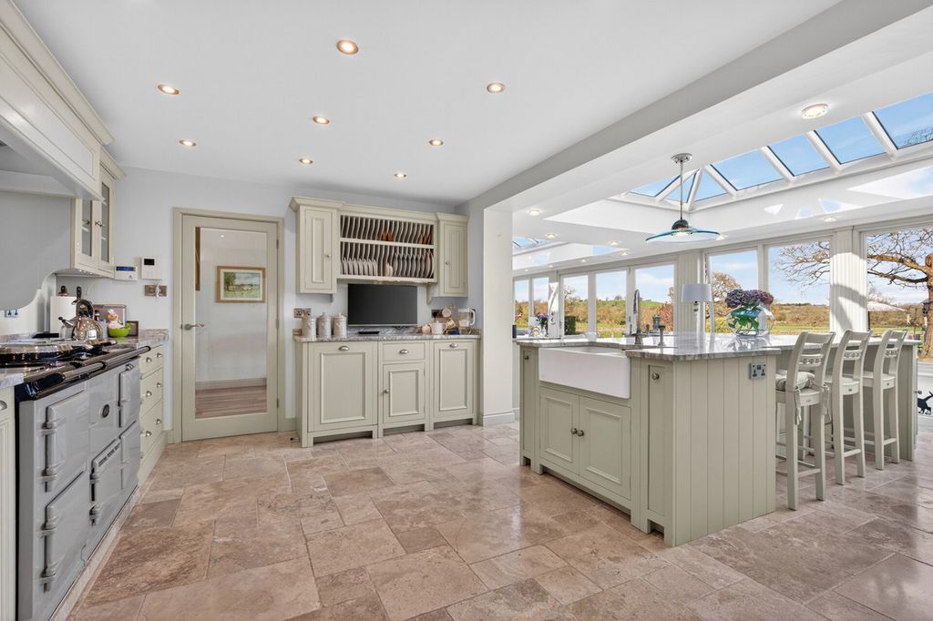 Property photo 2 of 48