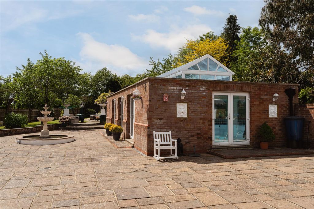 Property photo 1 of 24 19.Jpg