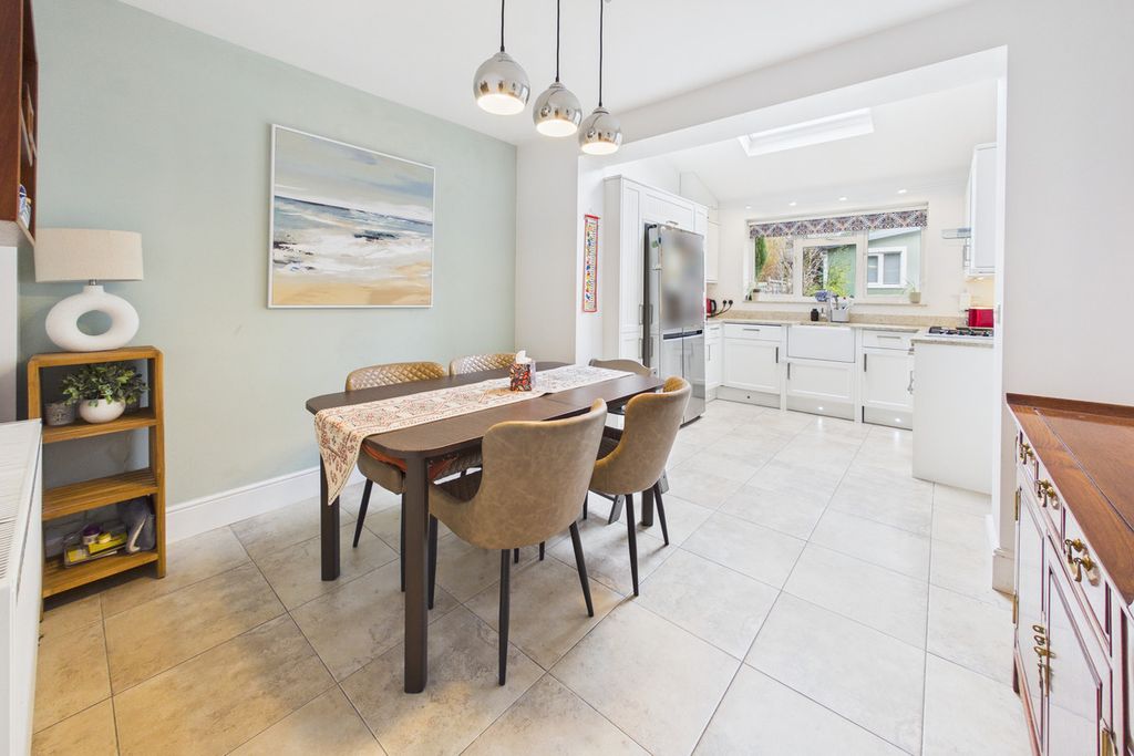 Property photo 3 of 21