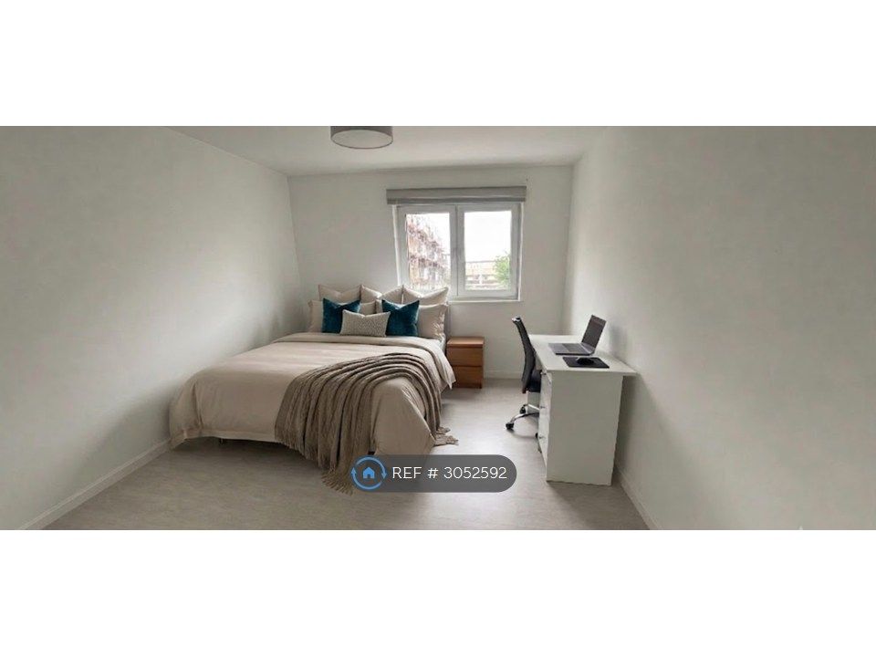 Property photo 1 of 6 Huge Double Bedroom