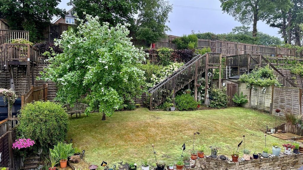 Property photo 3 of 33