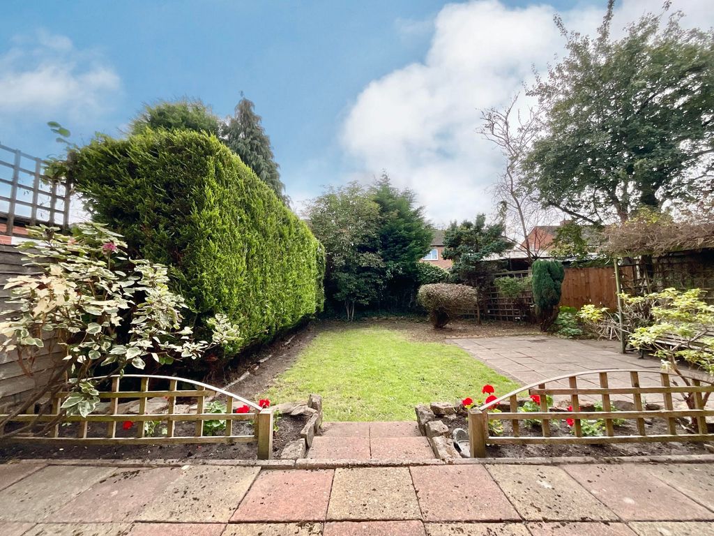 Property photo 2 of 25 8472804E-3F19-4952-Ae4B-416B49A1E639