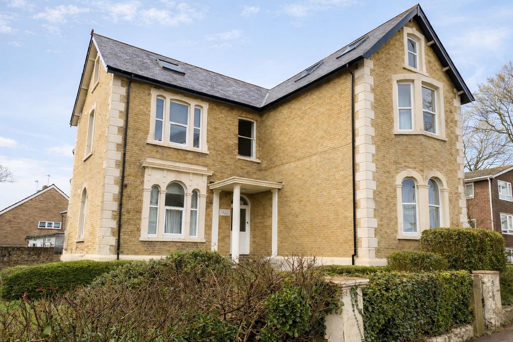 Property photo 1 of 9 Front (2).Png